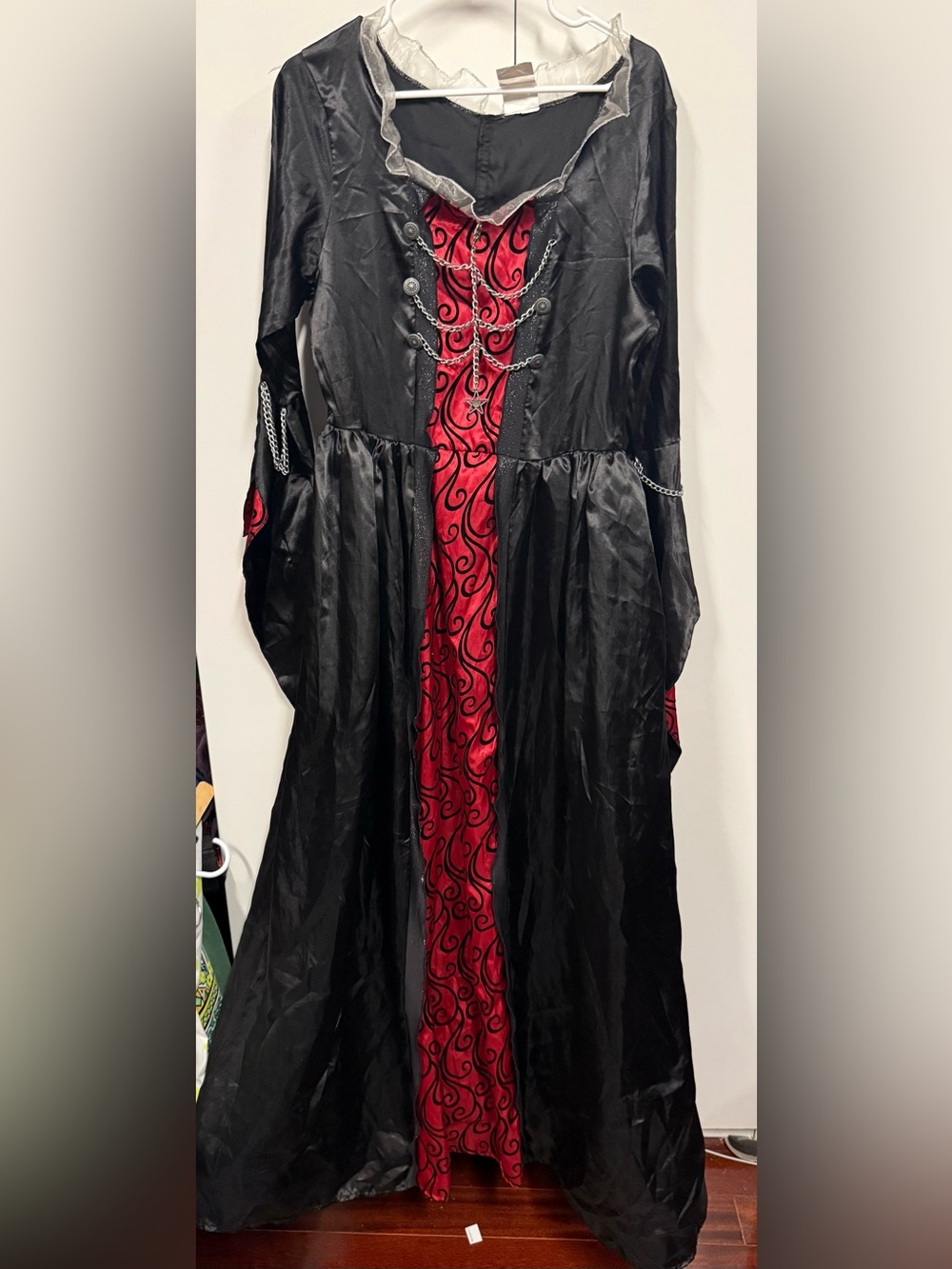 New Victorian Vampire Gothic witch Costume Dress - sexy. Great details.